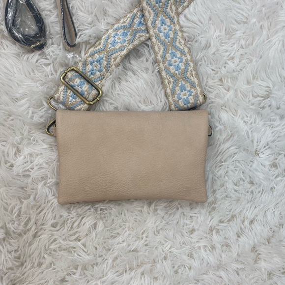 NWOT! Susan Joy Vegan Leather Kate Crossbody Wristlet Clutch with Extra Strap! - Picture 3 of 11